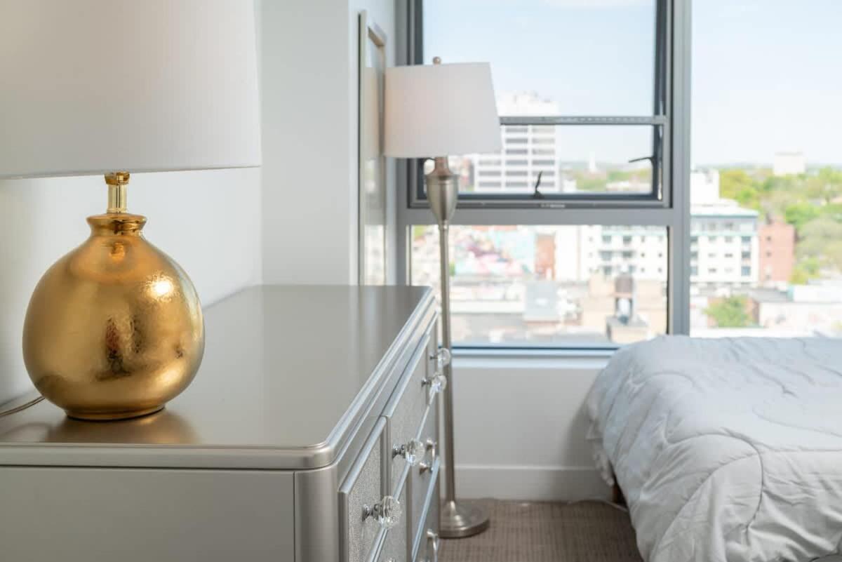Serene King Bed By Mit Harvard Gym